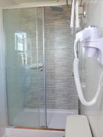 Triple Room with Private Bathroom and Sea View