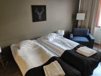 Zweibettzimmer mit Bad