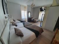Quadruple Room with Puerta del Sol Views