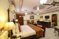 Kamar Royal Deluxe Double dengan Mobil dan Supir