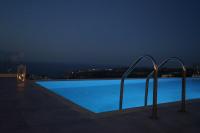 Eva Villas East, with infinity pool & and panoramic sea view - B&B Geráni