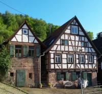 B&B Alpirsbach - Meisterhaus Alpirsbach Wohnung OG - Bed and Breakfast Alpirsbach