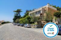 Villa Luzya - House with City Views & Balcony - Bed and Breakfast Viana do Castelo