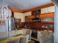 Apartamento de 3 dormitorios con balcón