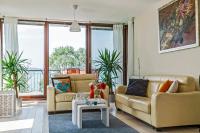 Panoramic Art Apartment with jacuzzi - B&B Balatonlelle