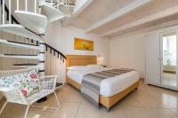 Camera Quadrupla Economy