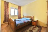 Apartamento de 1 dormitorio con terraza y vistas al mar