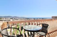 Estudio con vistas al mar