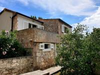 Beach House Splitska - Bed and Breakfast