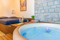 Jacuzzi - Flexible SelfCheckIns 20 - Zagreb - Luxury - Garage - Smart - Brand New - Apartments Repinc - B&B Zagabria