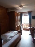 Single Room with Private External Bathroom