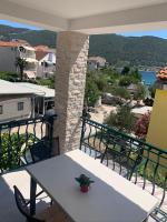 Appartamento con Balcone e Vista Mare