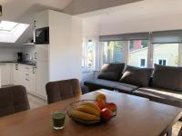 Appartement met 2 Slaapkamers, Balkon en Uitzicht op Zee