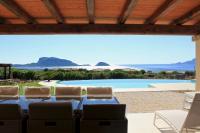 VILLA ALBA NUOVA with infinity pool & amazing sea view - B&B Golfo Aranci