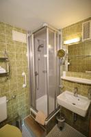 Twin Room with Shower