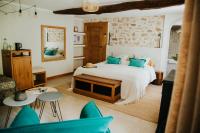 Camera Tripla Superior