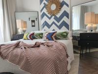 THE MIRROR GUESTHOUSE - TERME MERANO - Ferienwohnung
