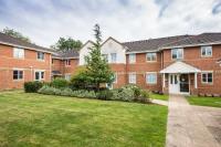 GF flat sleeps 4, parking for Contractors by Eagle Owl Stays - B&B Crawley