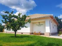 Naturella Panzió - B&B Villány