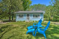 Nestle by Lake Charlevoix Cottage Pets Welcome! - B&B