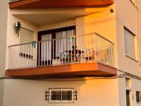 GATU Villa Cielo y Mar junto la playa, terraza , wifi y vista al mar ," Preferente mayores de 25 años y familias " - B&B