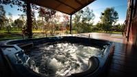 B&B Echuca - Carriages Spa Retreat - Bed and Breakfast Echuca