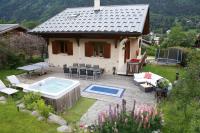Chamonix Large Chalet, Sleeps 12, 200m2, 5 Bedroom, 4 Bathroom, Garden, Jacuzzi, Sauna - B&B Chamonix-Mont-Blanc