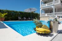 Villa Natura with private pool - B&B Zara
