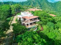 Hacienda-Style Villa with Pool and Sweeping Ocean Views Above Potrero - Bed and Breakfast