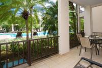 Ground-Floor Unit, Terrace with Direct Access to Pool in Coco - Bed and Breakfast