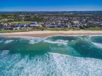 B&B Lennox Head - Lennox Holiday Apartments - Bed and Breakfast Lennox Head