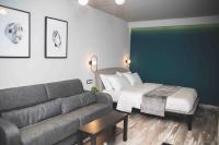 Deluxe Suite with Spa Bath