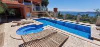 Villa LKL, heated private pool, secluded and with a great view - Chambres d’hôtes Kutleše