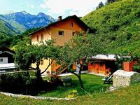 B&B Podbrdo - Apartment and Garden house among the mountains - Bed and Breakfast Podbrdo