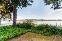 Waterfront Getaway - Ferienwohnung