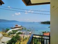 Gianni's Apartment 1 by the Sea - B&B Ammouliani