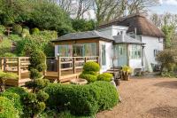 Forest Drove Cottage · Idyllic New Forest 6 Bedroom Thatched Cottage - B&B Ringwood