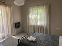 Elegant house by the sea with pool - B&B Akrata