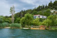 Apartment with Lake View