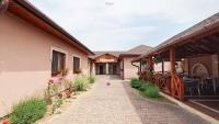 Пансіонат Маленька Квітка Kis Virág Panzió - B&B