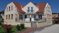 B&B Vonyarcvashegy - Royal Apartman - Bed and Breakfast Vonyarcvashegy