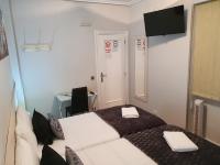 Zweibettzimmer mit eigenem Bad