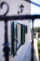 Villa Sun Garden - 4 star villa with heated swimming pool, quiet bay, BBQ, 50m from the sea - Chambres d'hôtes Milna