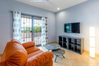 2 Bedroom Ocean-View Condo with Pool - B&B