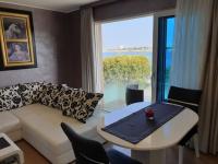 Appartamento con 1 Camera da Letto, Terrazza e Vista Mare