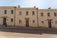 Beautiful, modern 1 bedroom luxury apartment with free allocated onsite parking in Hope Place Bath, City Centre with Beautiful City Views, a stones throw from The Royal Crescent in Bath - Chambres d'hôtes Bath