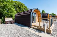 Lodge With Hot Tub