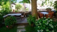 Appartamento con 2 Camere da Letto e Vista Giardino 