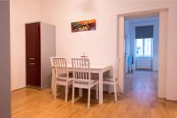 Charming Flat & Balcony near Central Station l BG5 - B&B Vienna