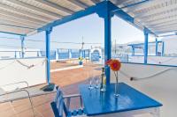 Appartement met 1 slaapkamer, een terras en uitzicht op zee.